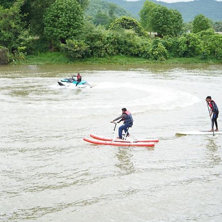 The Boat Club,Karjat Otel Dış mekan fotoğraf