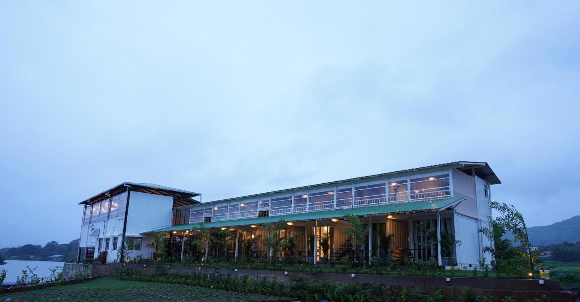 The Boat Club,Karjat Otel Dış mekan fotoğraf