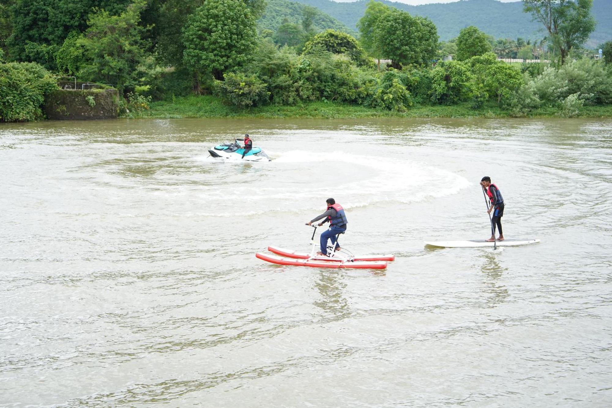The Boat Club,Karjat Otel Dış mekan fotoğraf