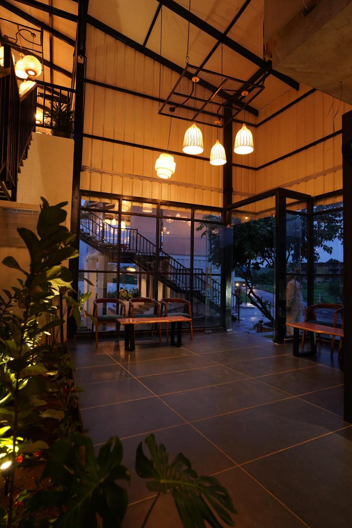 The Boat Club,Karjat Otel Dış mekan fotoğraf