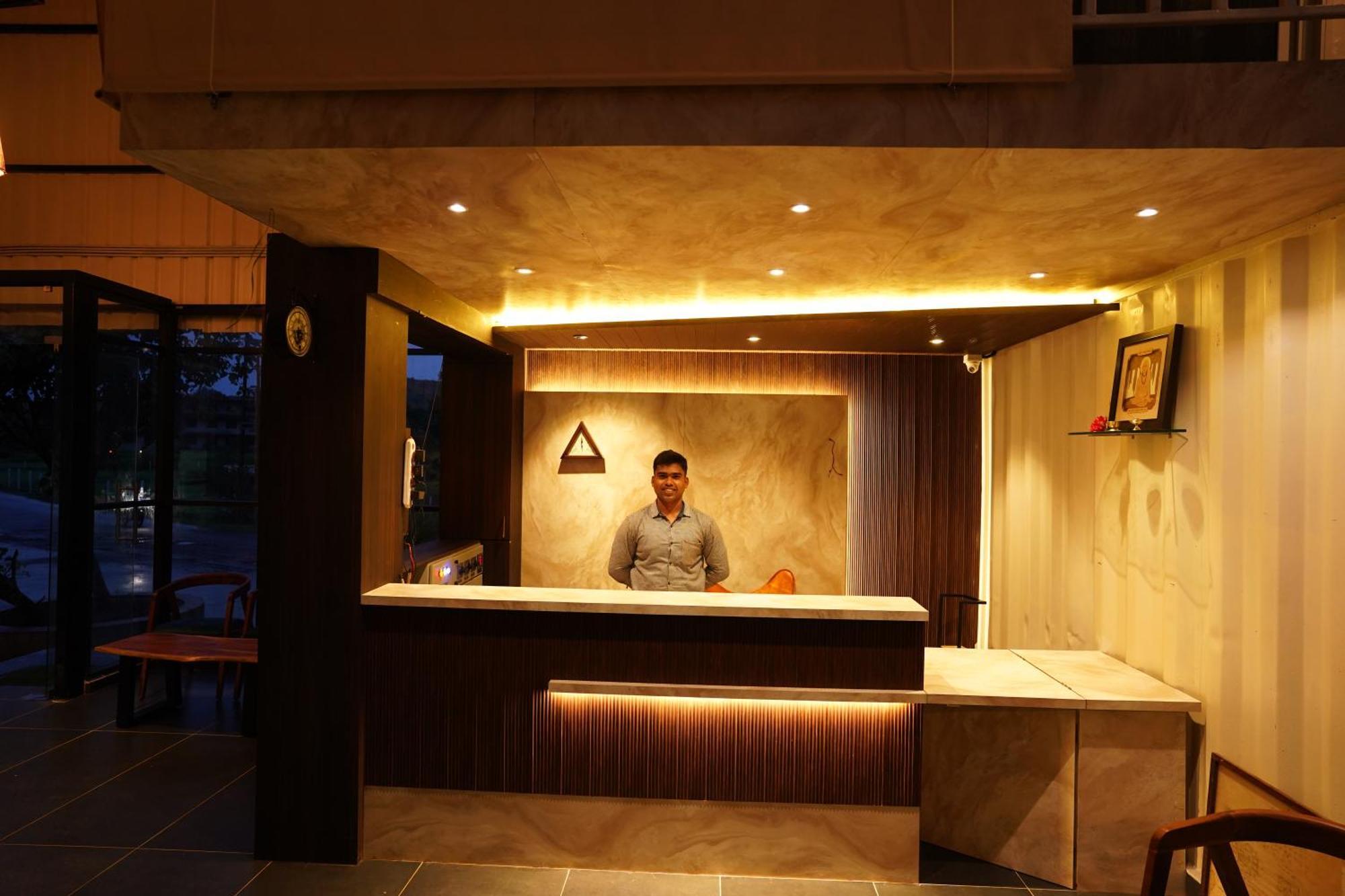 The Boat Club,Karjat Otel Dış mekan fotoğraf