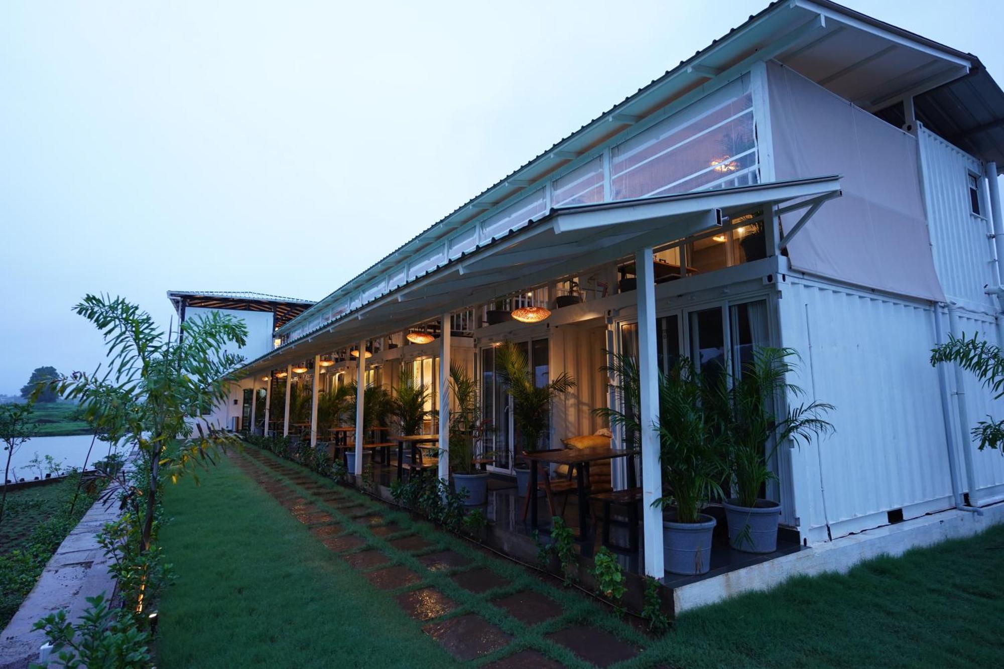 The Boat Club,Karjat Otel Dış mekan fotoğraf