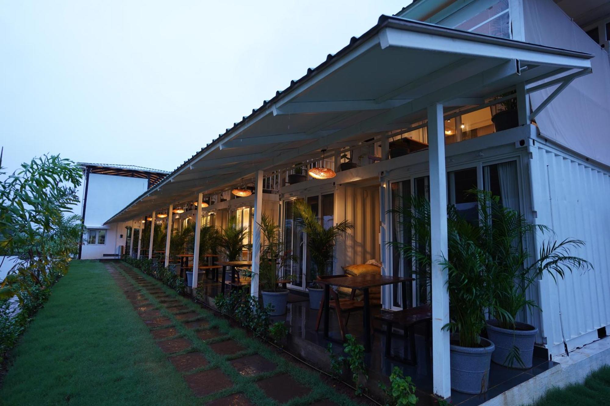 The Boat Club,Karjat Otel Dış mekan fotoğraf